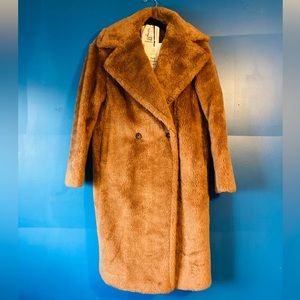 BNWT Babaton teddy slouch coat size 1